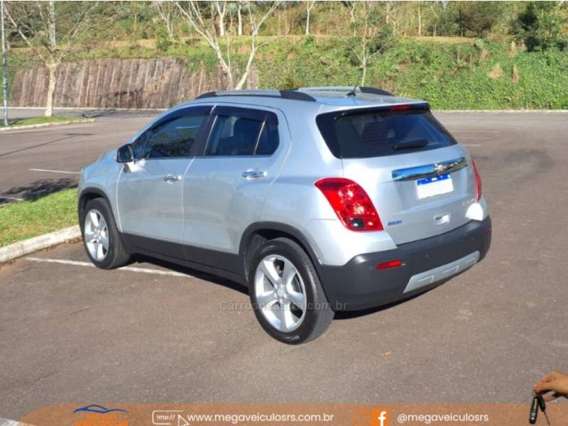 CHEVROLET - TRACKER - 2014/2015 - Prata - R$ 72.000,00