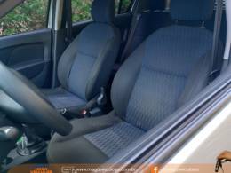RENAULT - SANDERO - 2015/2016 - Prata - R$ 45.000,00