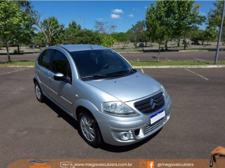 CITROËN - C3 - 2010/2011 - Prata - R$ 30.000,00