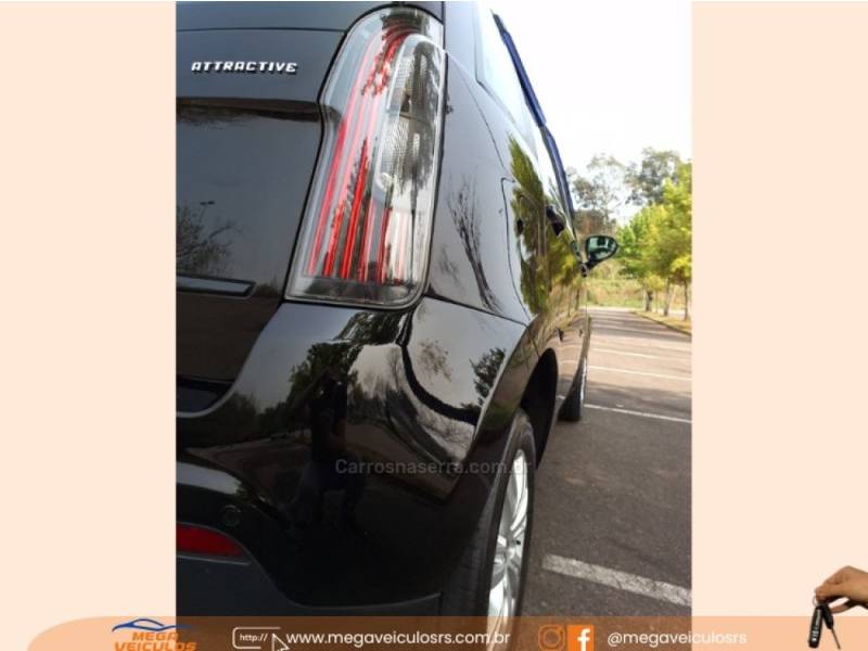 FIAT - IDEA - 2013/2014 - Preta - R$ 40.000,00