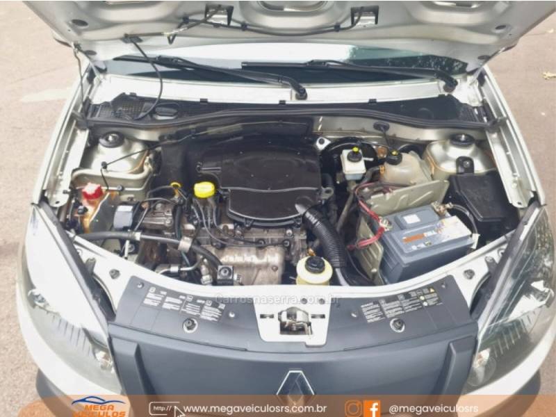 RENAULT - SANDERO - 2013/2014 - Prata - R$ 45.990,00