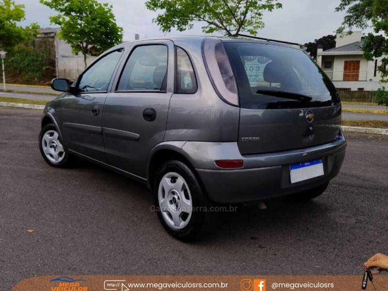 CHEVROLET - CORSA - 2011/2012 - Cinza - R$ 34.900,00