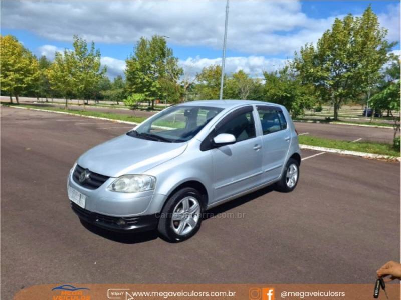 VOLKSWAGEN - FOX - 2009/2010 - Prata - R$ 35.000,00
