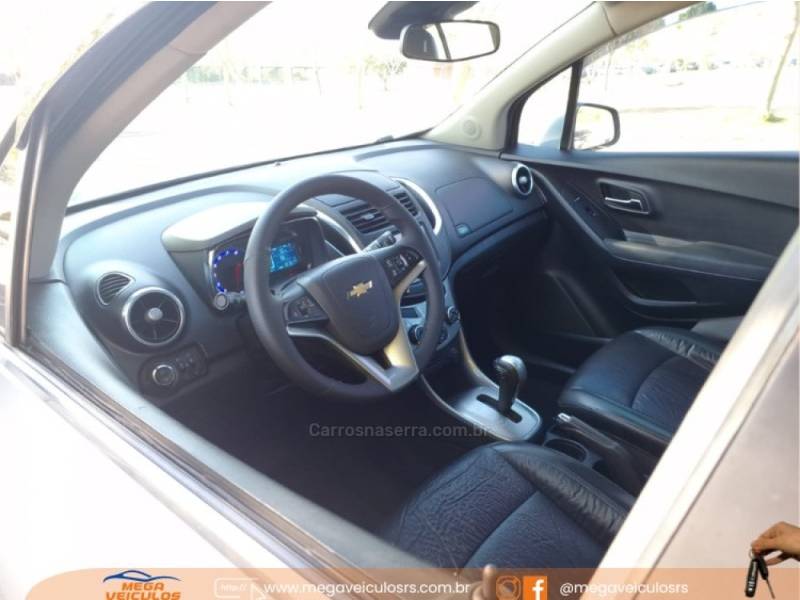 CHEVROLET - TRACKER - 2014/2015 - Prata - R$ 72.000,00