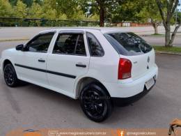 VOLKSWAGEN - GOL - 2005/2006 - Branca - R$ 18.000,00