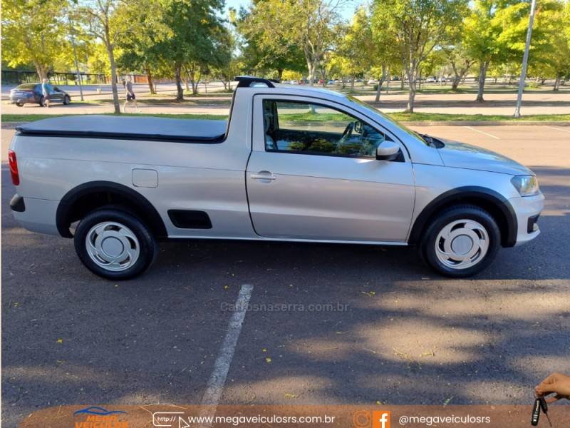 VOLKSWAGEN - SAVEIRO - 2014/2015 - Prata - R$ 48.000,00