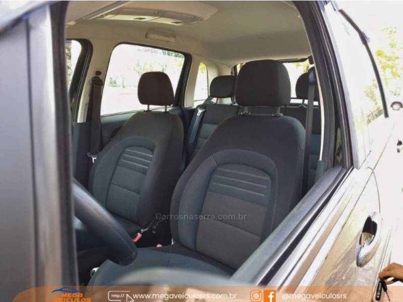 FIAT - IDEA - 2013/2014 - Preta - R$ 40.000,00