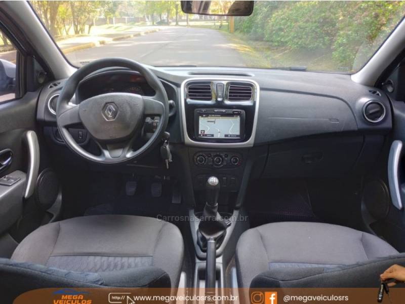 RENAULT - SANDERO - 2015/2016 - Prata - R$ 45.000,00