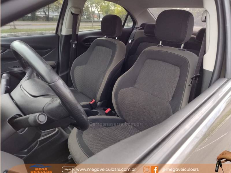 CHEVROLET - PRISMA - 2014/2014 - Cinza - R$ 57.000,00