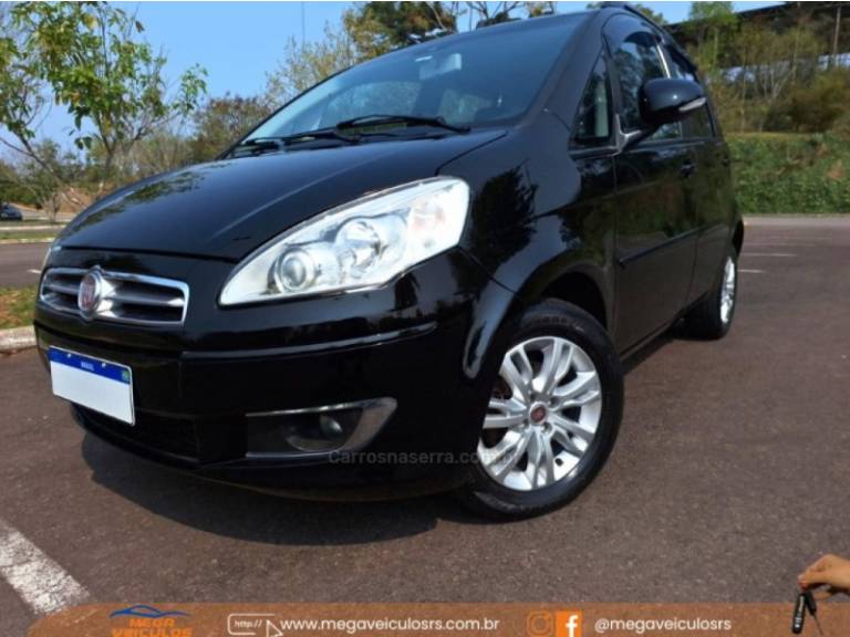FIAT - IDEA - 2013/2014 - Preta - R$ 40.000,00