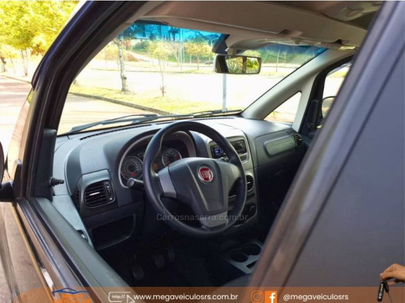 FIAT - IDEA - 2013/2014 - Preta - R$ 40.000,00