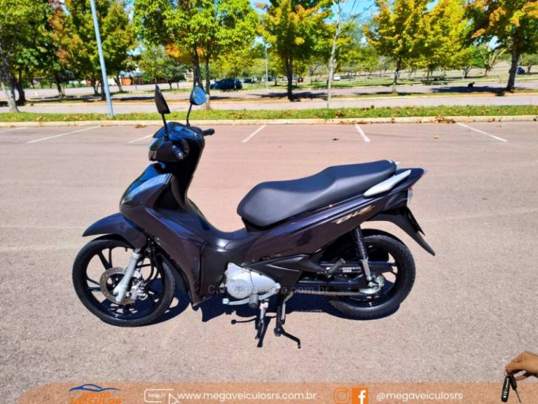HONDA - BIZ 125 - 2020/2020 - Cinza - R$ 16.000,00