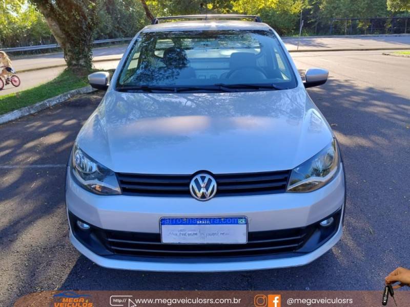 VOLKSWAGEN - SAVEIRO - 2014/2015 - Prata - R$ 48.000,00