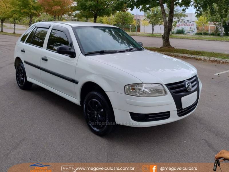 VOLKSWAGEN - GOL - 2005/2006 - Branca - R$ 18.000,00