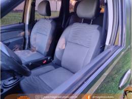 RENAULT - DUSTER - 2015/2015 - Verde - R$ 55.000,00