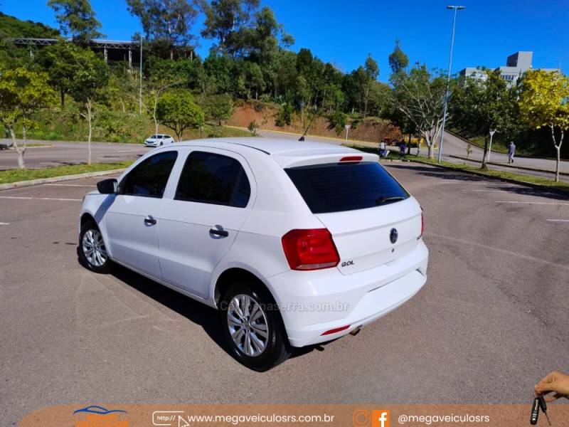 VOLKSWAGEN - GOL - 2018/2018 - Branca - R$ 48.000,00