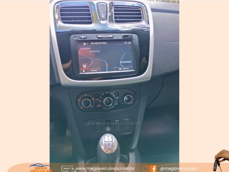 RENAULT - SANDERO - 2015/2016 - Prata - R$ 45.000,00