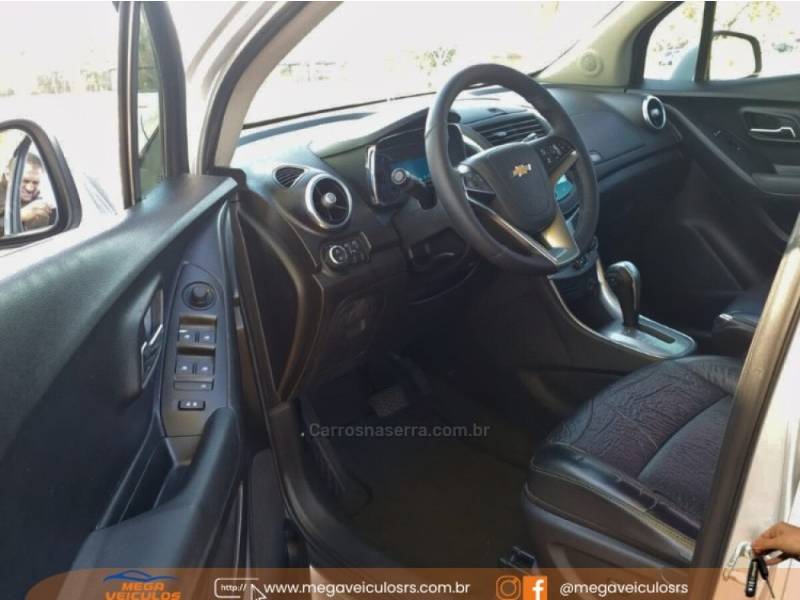CHEVROLET - TRACKER - 2014/2015 - Prata - R$ 72.000,00