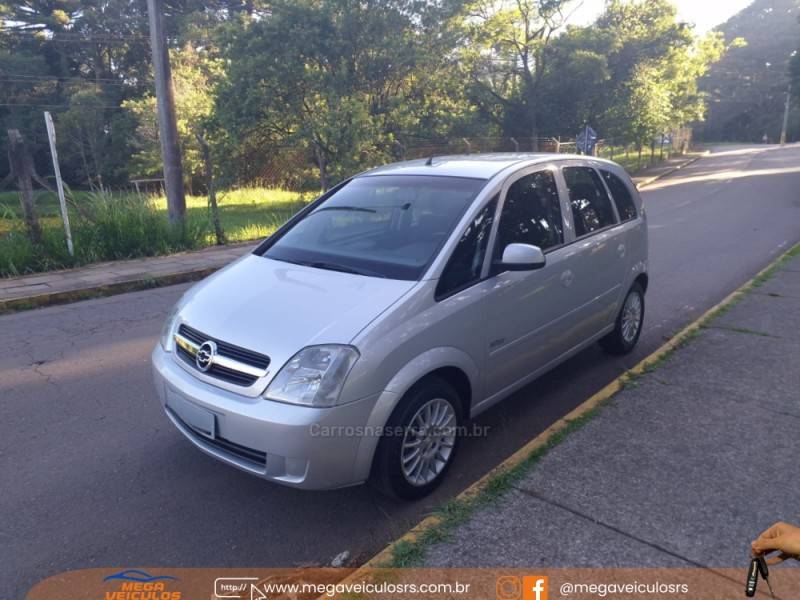 CHEVROLET - MERIVA - 2005/2005 - Prata - R$ 26.000,00