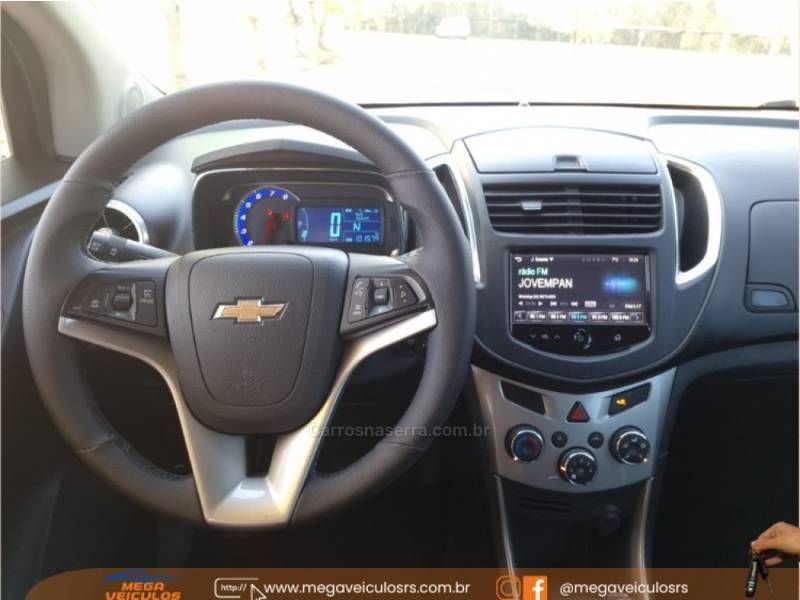 CHEVROLET - TRACKER - 2014/2015 - Prata - R$ 72.000,00