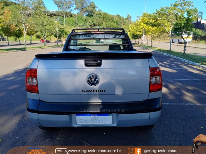 VOLKSWAGEN - SAVEIRO - 2014/2015 - Prata - R$ 48.000,00