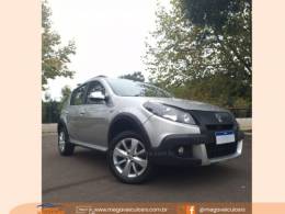 RENAULT - SANDERO - 2013/2014 - Prata - R$ 45.990,00
