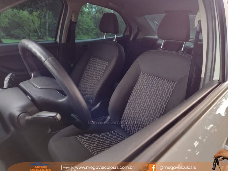 FORD - KA - 2016/2017 - Branca - R$ 46.900,00