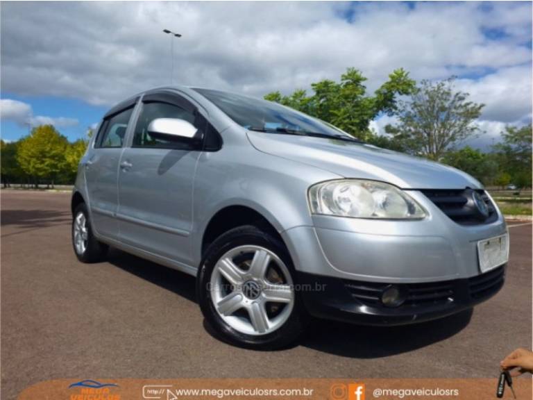 VOLKSWAGEN - FOX - 2009/2010 - Prata - R$ 35.000,00