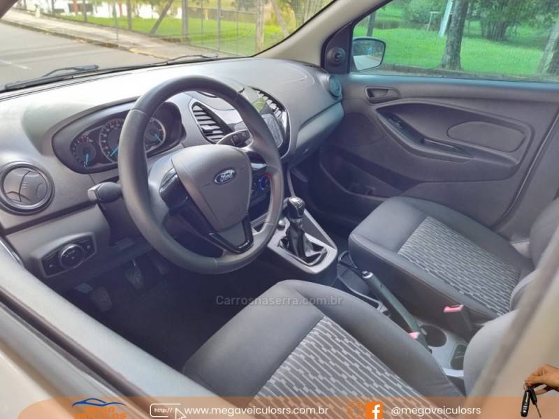 FORD - KA - 2016/2017 - Branca - R$ 46.900,00