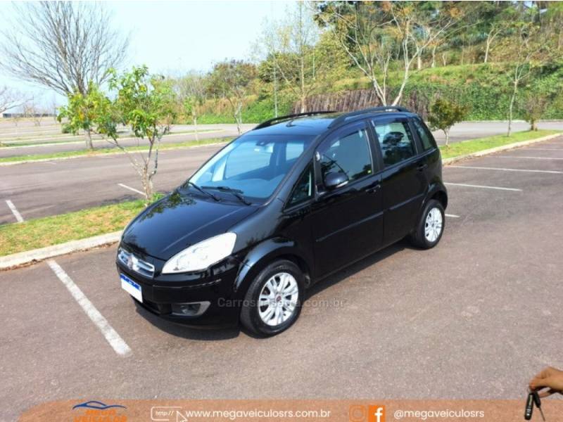FIAT - IDEA - 2013/2014 - Preta - R$ 40.000,00