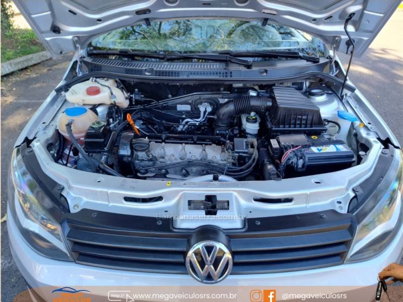 VOLKSWAGEN - SAVEIRO - 2014/2015 - Prata - R$ 48.000,00
