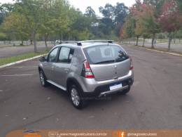 RENAULT - SANDERO - 2013/2014 - Prata - R$ 45.990,00