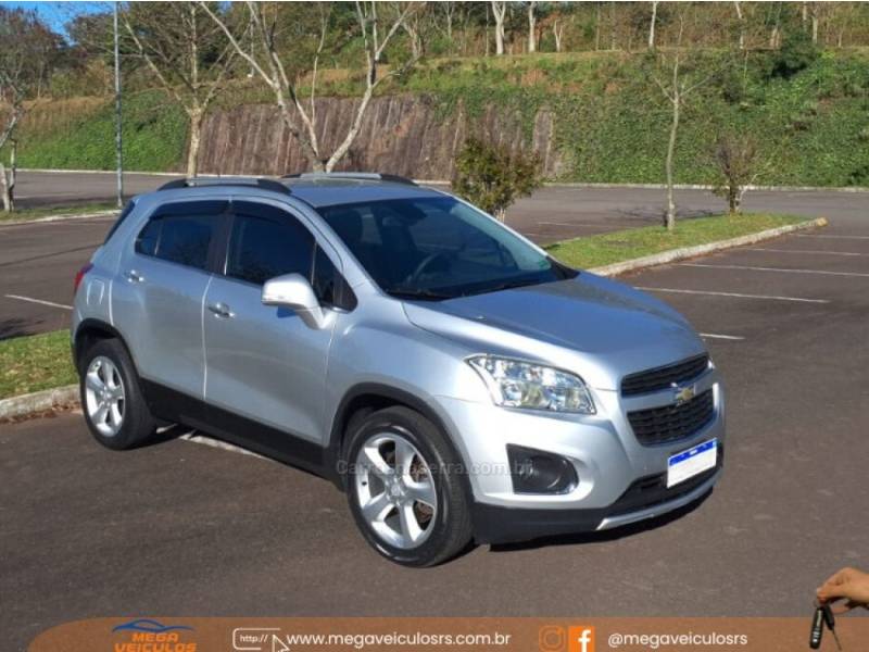 CHEVROLET - TRACKER - 2014/2015 - Prata - R$ 72.000,00