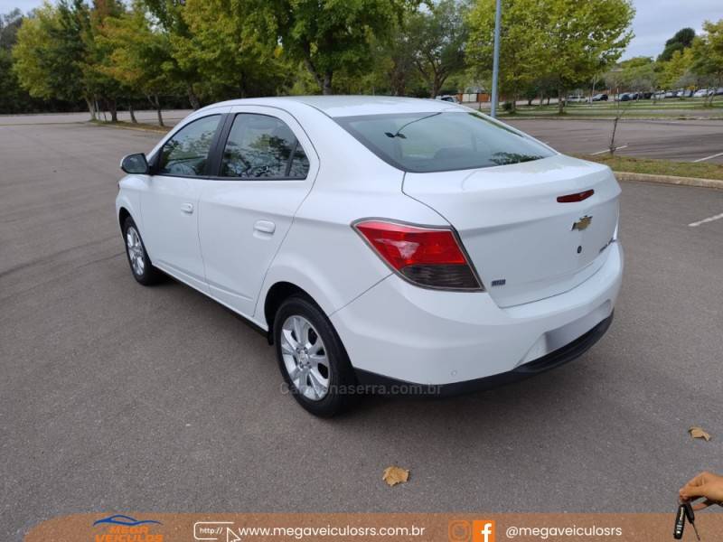 CHEVROLET - PRISMA - 2013/2014 - Branca - R$ 55.000,00