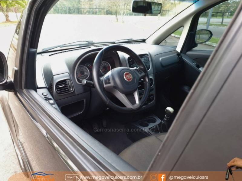 FIAT - IDEA - 2013/2014 - Preta - R$ 40.000,00