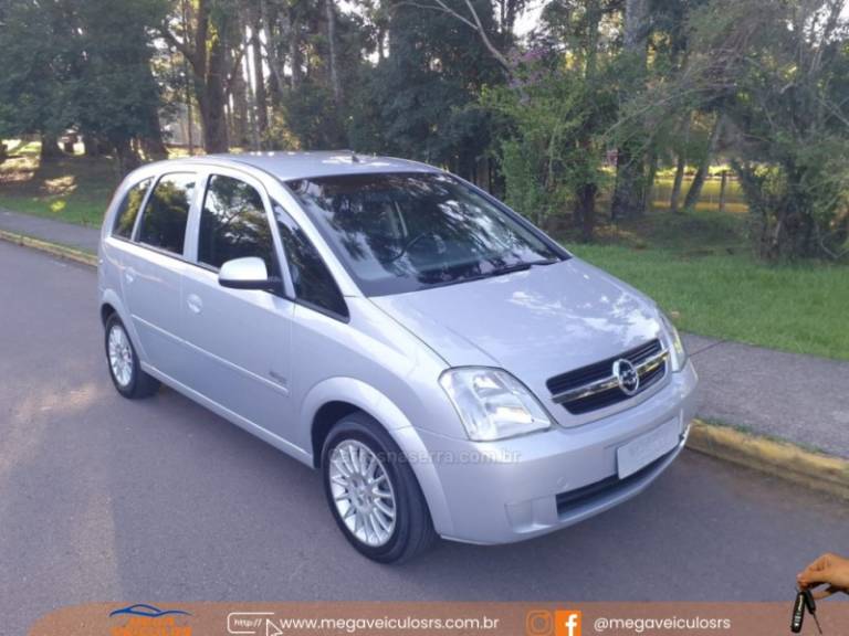 CHEVROLET - MERIVA - 2005/2005 - Prata - R$ 26.000,00