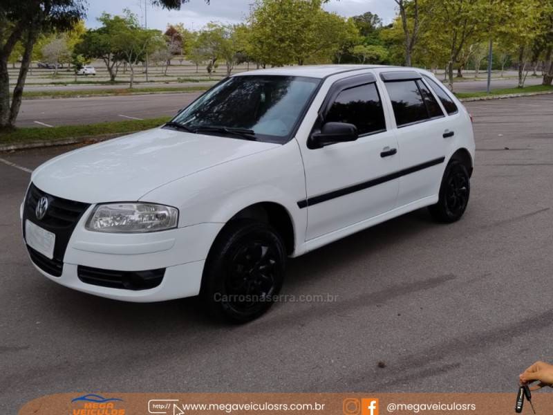 VOLKSWAGEN - GOL - 2005/2006 - Branca - R$ 18.000,00
