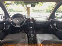 RENAULT - SANDERO - 2013/2014 - Prata - R$ 45.990,00